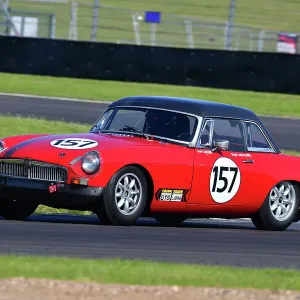 CJ13 8797 Rob Cull, Hugh Lafferty, MGB Roadster