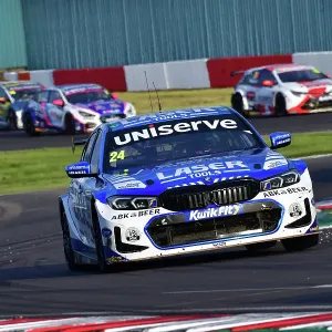 CJ13 9107 Jake Hill, BMW 330e M Sport, Laser Tools Racing with MB Motorsport CJ13 9107 Jake Hill, BMW 330e M Sport, Laser Tools Racing with MB Motorsport