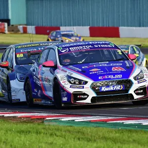 CJ13 9114 Tom Chilton, Hyundai i30N, Team Bristol Street Motors CJ13 9114 Tom Chilton, Hyundai i30N, Team Bristol Street Motors