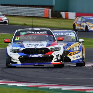 CJ13 9187 Adam Morgan, BMW 330e M Sport, Team BMW CJ13 9187 Adam Morgan, BMW 330e M Sport, Team BMW