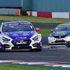 CJ13 9212 Tom Chilton, Hyundai i30N, Team Bristol Street Motors CJ13 9212 Tom Chilton, Hyundai i30N, Team Bristol Street Motors