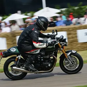 CJ14 2281 Triumph Thruxton Final Edition
