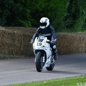 CJ14 2847 Norton NRS 588, White Charger