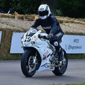 CJ14 2851 Norton NRS 588, White Charger