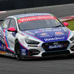 CJ14 6667 Tom Chilton, Hyundai i30N, Team Bristol Street Motors CJ14 6667 Tom Chilton, Hyundai i30N, Team Bristol Street Motors
