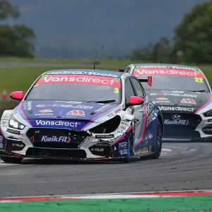 CJ14 7154 Tom Chilton, Hyundai i30N, Team Bristol Street Motors CJ14 7154 Tom Chilton, Hyundai i30N, Team Bristol Street Motors