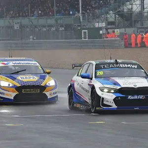 CJ15 0004 Colin Turkington, BMW 330e M Sport, Team BMW, Ashley Sutton, Ford Focus ST, NAPA Racing UK