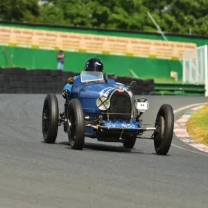 CJ6 0496 Bruce Stops, Bugatti T35-44