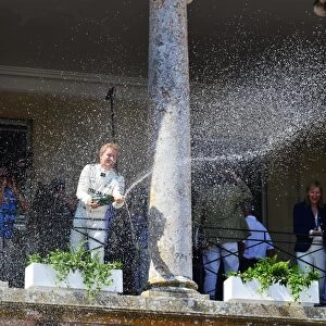 CJ6 8889 Nico Rosberg, spraying champagne