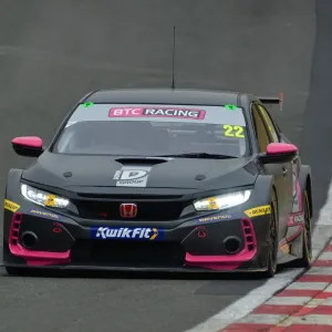 Print of a Honda Civic Type R at Brands Hatch, 27th March 2019 Print of a Honda Civic Type R at Brands Hatch, 27th March 2019
