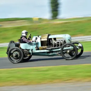 CM10 0128 Gillian Carr, MORS 2 Seater