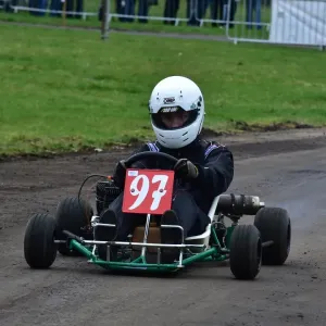 CM17 8113 Matthew Cowell, Wright, Parilla TT27