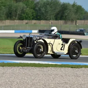 CM2 1576 Andrew Frankel, MG, Cream Cracker, JB 7525 CM2 1576 Andrew Frankel, MG, Cream Cracker, JB 7525