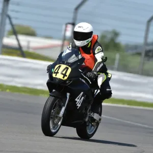 CM2 2650 Peter Davies, Suzuki CM2 2650 Peter Davies, Suzuki