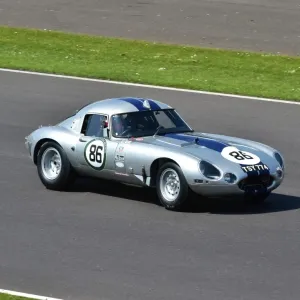 CM2 4052 Gisella Ketvel, Sam Hancock, Jaguar E-Type, TSY 774 CM2 4052 Gisella Ketvel, Sam Hancock, Jaguar E-Type, TSY 774