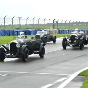 CM2 8983 A trio of Bentleys CM2 8983 A trio of Bentleys