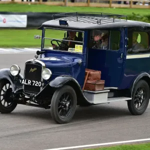 CM25 6780 Austin London Taxi, Cape body
