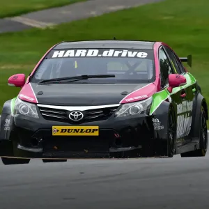 CM26 2352 Adam Hatfield, Toyota Avensis