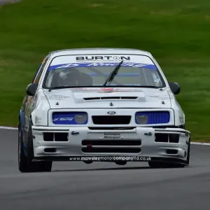 CM26 2359 Ashley Shelswell, Ford Sierra XR4i