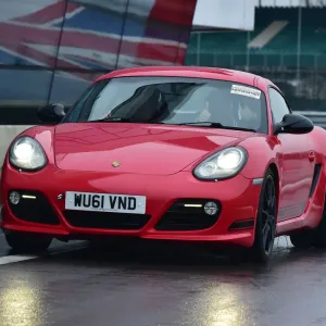 CM26 6021 Thumbs up, Porsche Cayman R