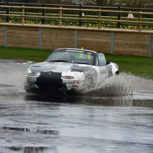 CM26 8878 Mazda MX-5, water splash CM26 8878 Mazda MX-5, water splash