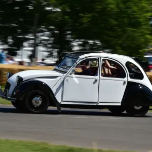 CM28 6785 Citroen 2CV CM28 6785 Citroen 2CV