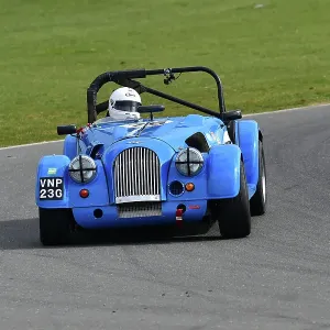 CM32 5955 William Pratt, Morgan Plus 4
