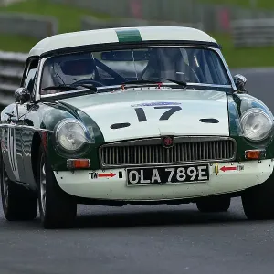 CM32 6134 David Waterhouse, Mark Richards, MG B Roadster CM32 6134 David Waterhouse, Mark Richards, MG B Roadster