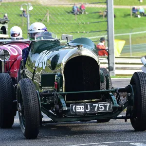 The Vintage Sports Car Club, Seaman and Len Thompson Trophies Race Meeting, Cadwell Park Circuit, Louth, Lincolnshire, England, June, 2022 Poster Print Collection: Allcomers Scratch Race, R8