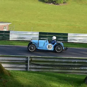 CM32 9781 Simon Jackson, MG PB CM32 9781 Simon Jackson, MG PB