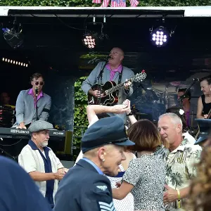CM33 9140 Dancing to the The Class of 58 CM33 9140 Dancing to the The Class of 58