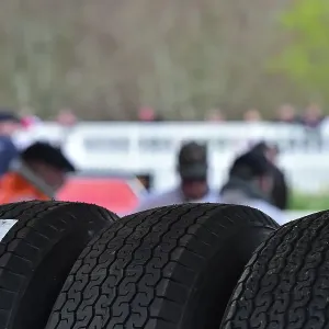 CM34 5624 Three tyres