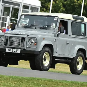 CM34 8709 Land Rover Classic Defender Works V8 70th Edition CM34 8709 Land Rover Classic Defender Works V8 70th Edition