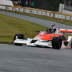 CM34 9686 Michael Lyons, McLaren-Cosworth M26