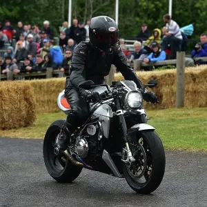 CM34 9914 Norton V4CR