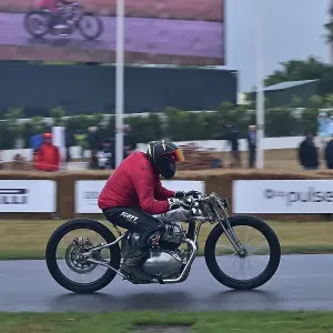 CM35 0601 Royal Enfield Sosa Metal Works, Kamala