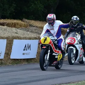 CM35 1427 Christopher Bourn, Yamaha TZ G, Ian King, Suzuki RGV500 XR87 CM35 1427 Christopher Bourn, Yamaha TZ G, Ian King, Suzuki RGV500 XR87