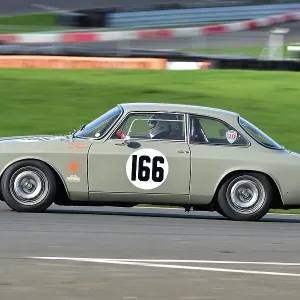 CM35 2946 Ben Brain, Jez Thomas, Alfa Romeo 1750 GTV CM35 2946 Ben Brain, Jez Thomas, Alfa Romeo 1750 GTV