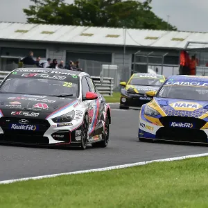 CM35 5944 Nick Halstead, Hyundai i30N, Team Bristol Street Motors, Sam Osborne, Ford Focus ST, NAPA Racing UK CM35 5944 Nick Halstead, Hyundai i30N, Team Bristol Street Motors, Sam Osborne, Ford Focus ST, NAPA Racing UK