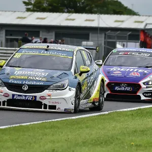 CM35 5958 Aron Taylor-Smith, Vauxhall Astra, Evans Halshaw Power Maxed Racing, Ronan Pearson, Hyundai i30N CM35 5958 Aron Taylor-Smith, Vauxhall Astra, Evans Halshaw Power Maxed Racing, Ronan Pearson, Hyundai i30N