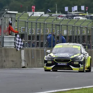 CM35 6144 Daryl Deleon, Cupra Leon, Duckhams Racing with Bartercard CM35 6144 Daryl Deleon, Cupra Leon, Duckhams Racing with Bartercard