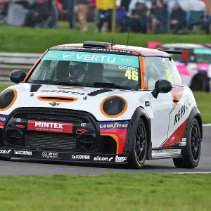 CM35 6237 Print, a photograph of a MINI racing at Snetterton