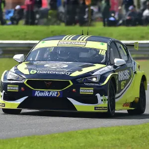 CM35 6375 Daryl Deleon, Cupra Leon, Duckhams Racing avec Bartercard. CM35 6375 Daryl Deleon, Cupra Leon, Duckhams Racing avec Bartercard.
