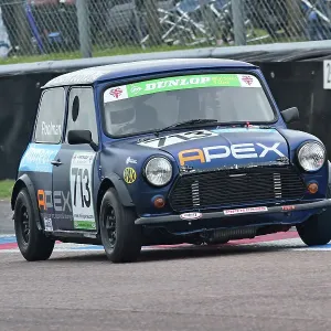 Dunlop Mini Se7en Challenge Print at Thruxton Dunlop Mini Se7en Challenge Print at Thruxton