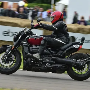CM35 9836 Triumph Rocket 3 GT Storm
