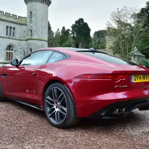 CM5 8284 Jaguar, F-Type R Coupé. CM5 8284 Jaguar, F-Type R Coupé.
