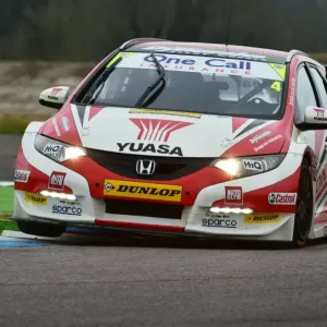 CM5 9599 Matt Neal, Gordon Shedden, Honda Civic Tourer