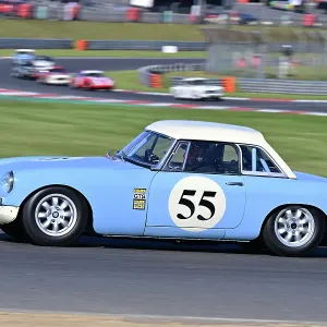 CZ1_3747 Jon Hughes, MG B Roadster.jpg
