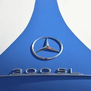 CZ1_5650 Mercedes Benz 300 SL boot lid badge.jpg CZ1_5650 Mercedes Benz 300 SL boot lid badge.jpg