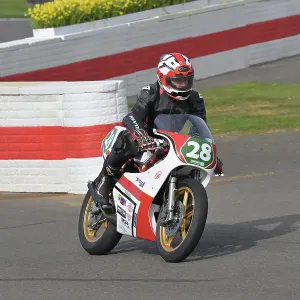 CZ1_7675 Mark Linton, Yamaha TZ250L.jpg CZ1_7675 Mark Linton, Yamaha TZ250L.jpg